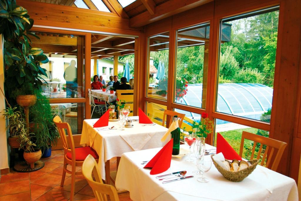Hotel Restaurant Thadeushof Techelsberg ภายนอก รูปภาพ