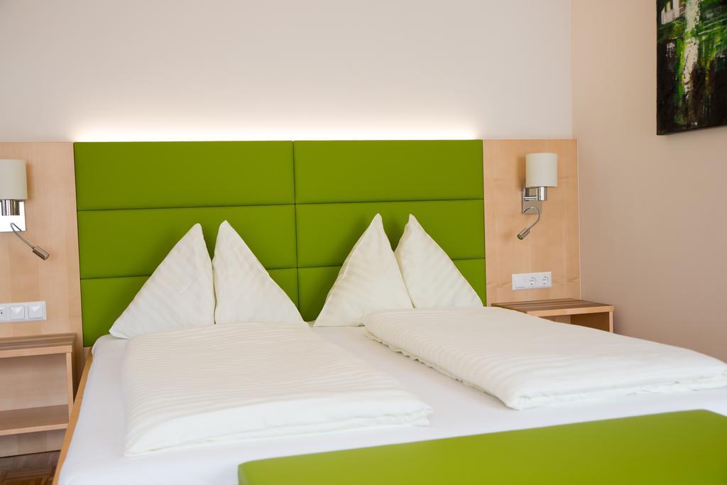 Hotel Restaurant Thadeushof Techelsberg ภายนอก รูปภาพ