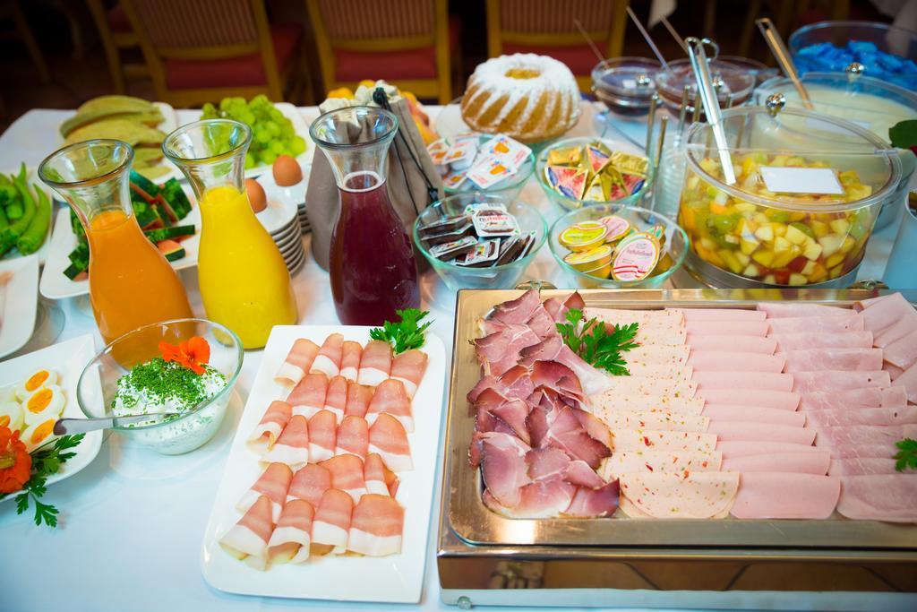 Hotel Restaurant Thadeushof Techelsberg ภายนอก รูปภาพ